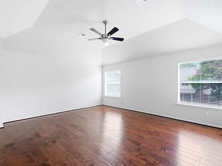 3126 Waters View Dr — Photo 30