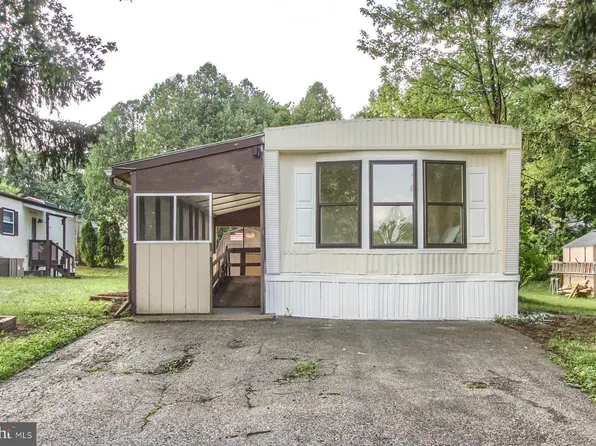 37 Creekside Ln, Carlisle, PA 17015