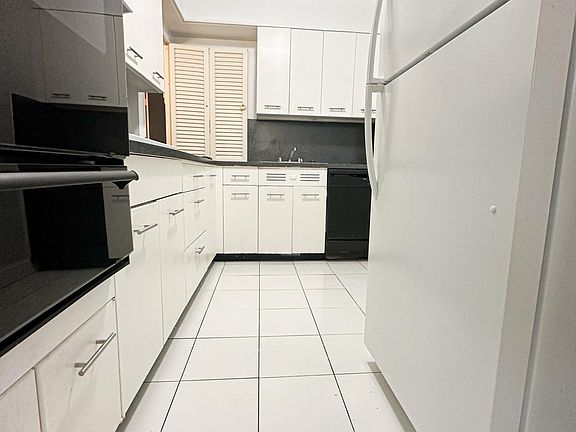 2nd image of 193-15 73rd Ave