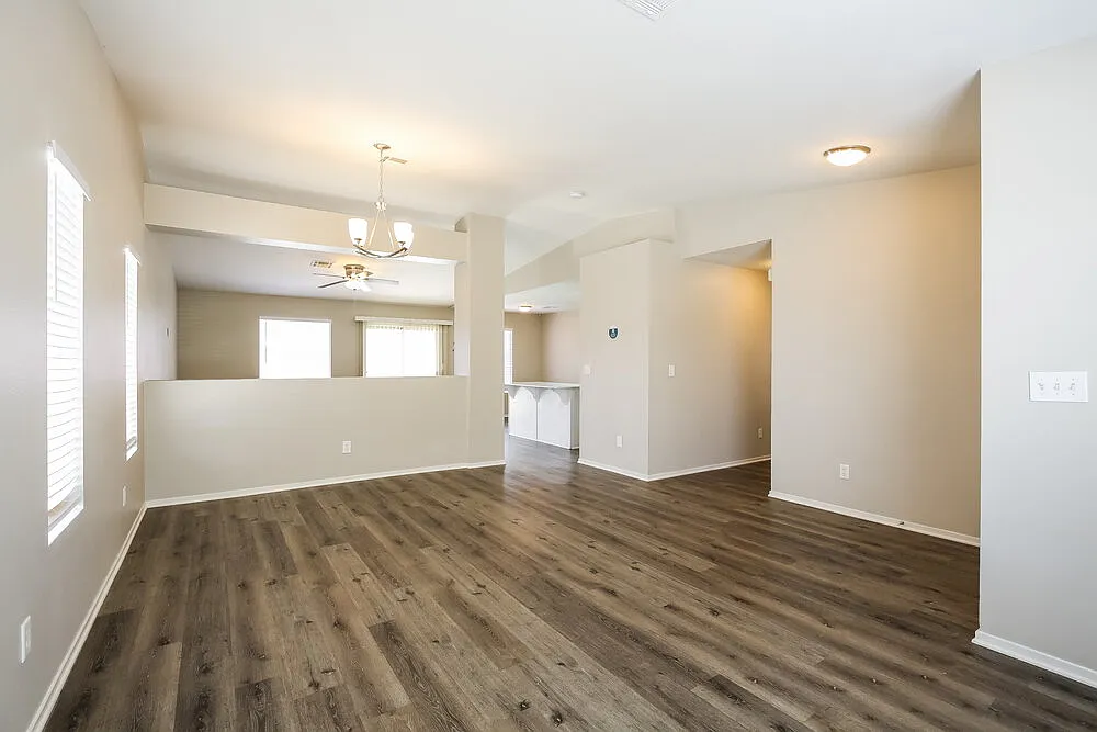 4 bed, 2.0 bath, 1594 sqft, $2,215 — Photo 4