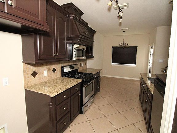 3rd image of 123 Corkwood St