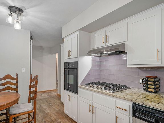 4th image of 2642 E Lombard Street