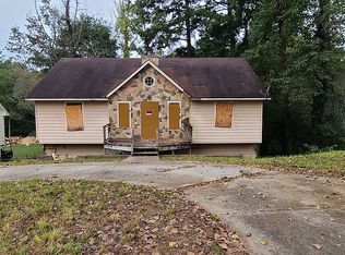6091 Hickory Dr, Forest Park, GA 30297