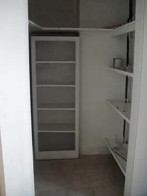 Rented by Robyn Lee, LREB | media 7