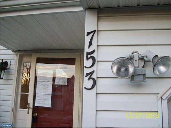 3rd image of 753 Evergreen Cir