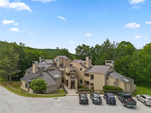 55 Fox Hollow Village #1, Mendon, VT 05701