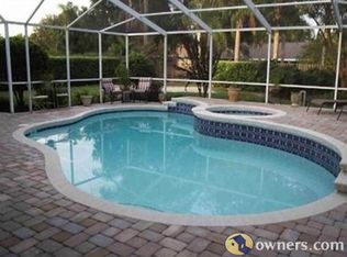 3915 Crosstree Ln, Valrico, FL 33596