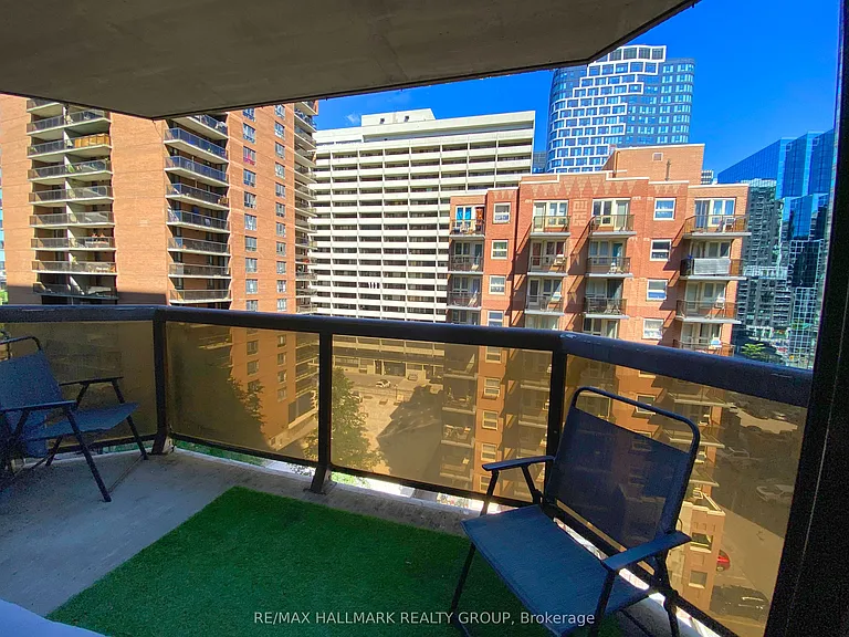 470 Laurier Ave W #902 — Photo 7
