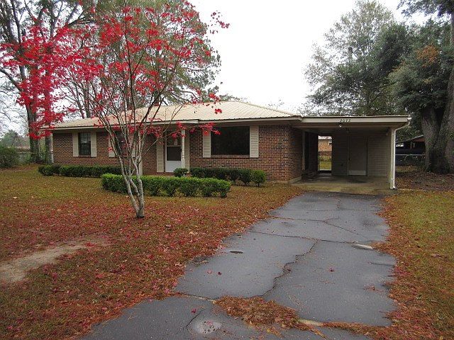 1st image of 2072 Gorrie Ave