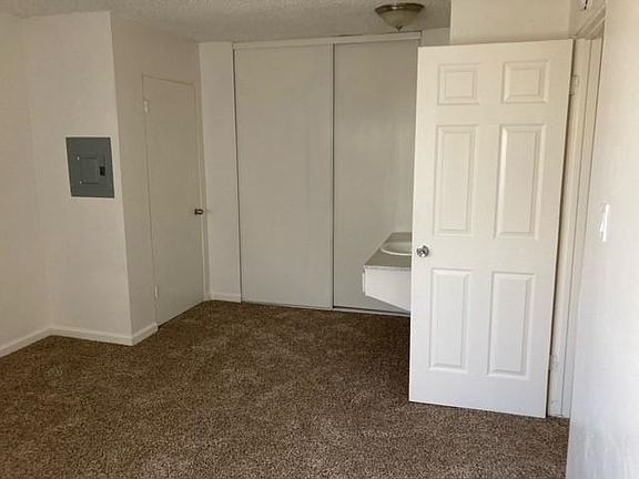 5th image of 8202 Ashgrove Dr APT 13