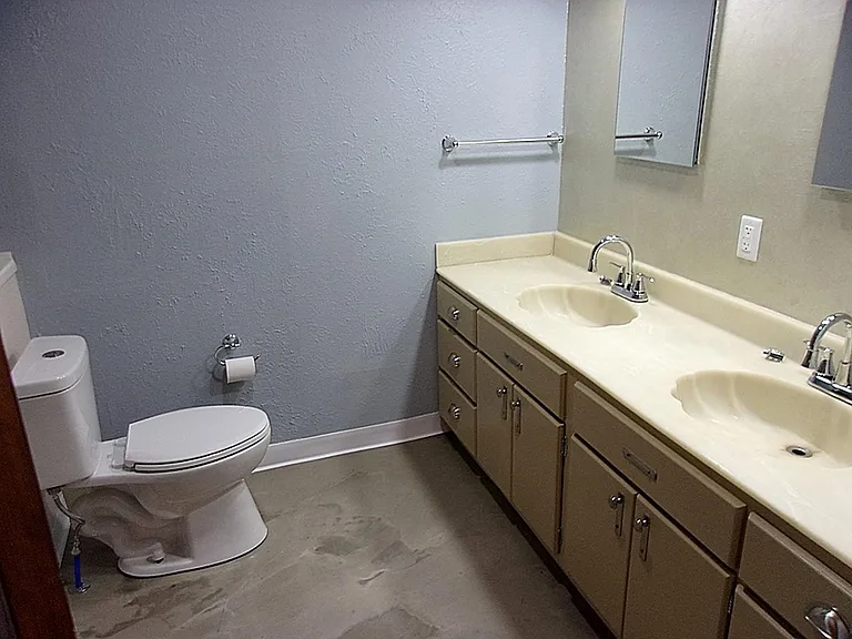 1808 S Michigan St #B — Photo 25