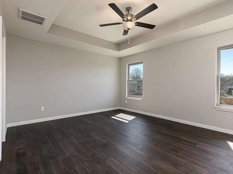 800 E Crew Dr — Photo 38