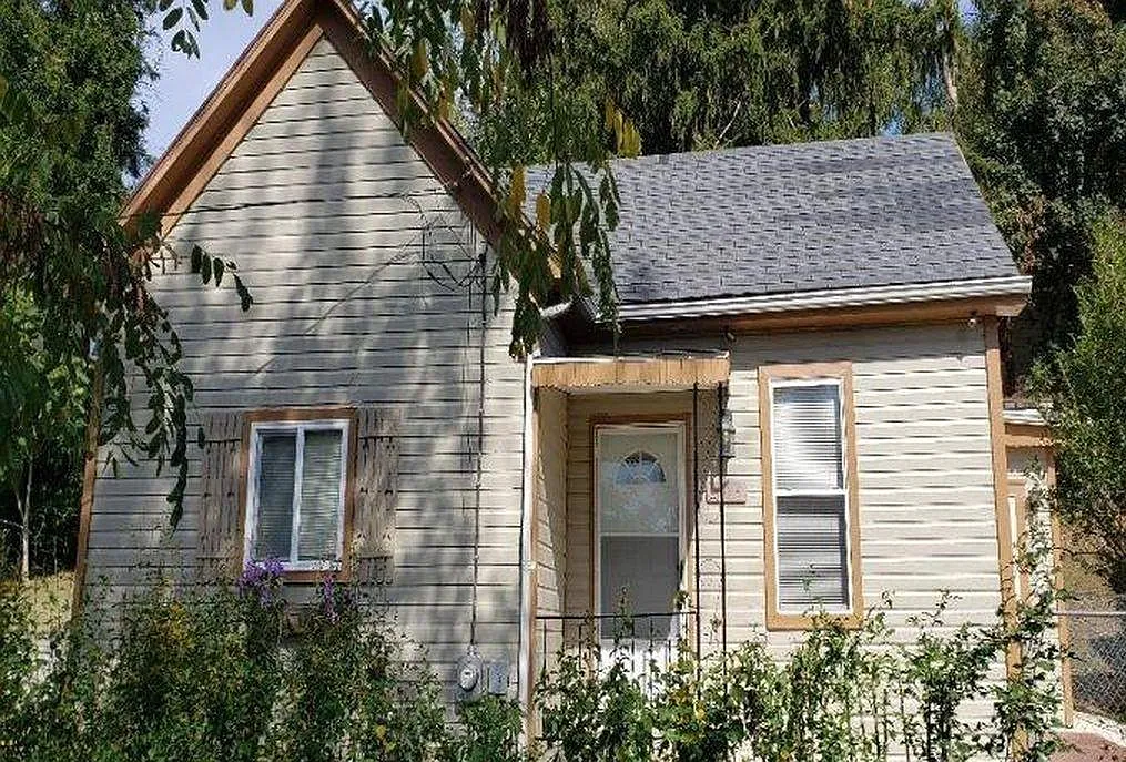 303 Apple Ct photo 1