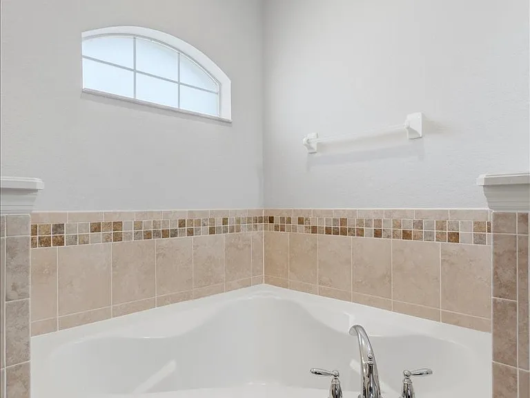 3615 Peregrine Way — Photo 22