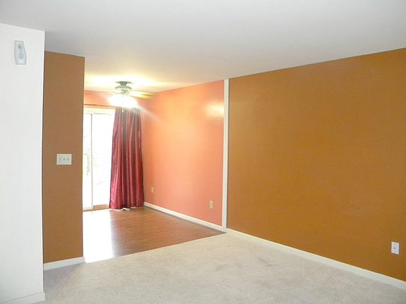 5th image of 8507 S Oaks Ct