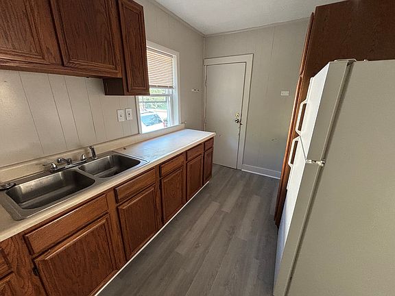 4th image of 311 Central Ave