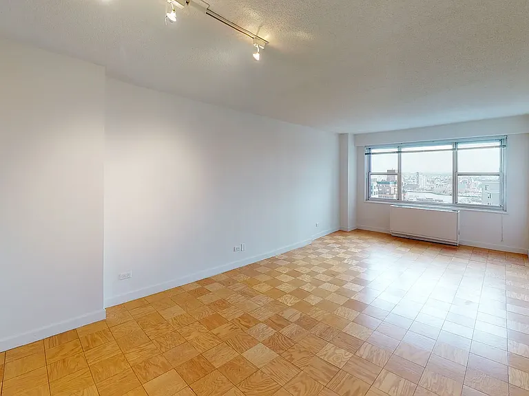 1520 York Ave #11A — Photo 5