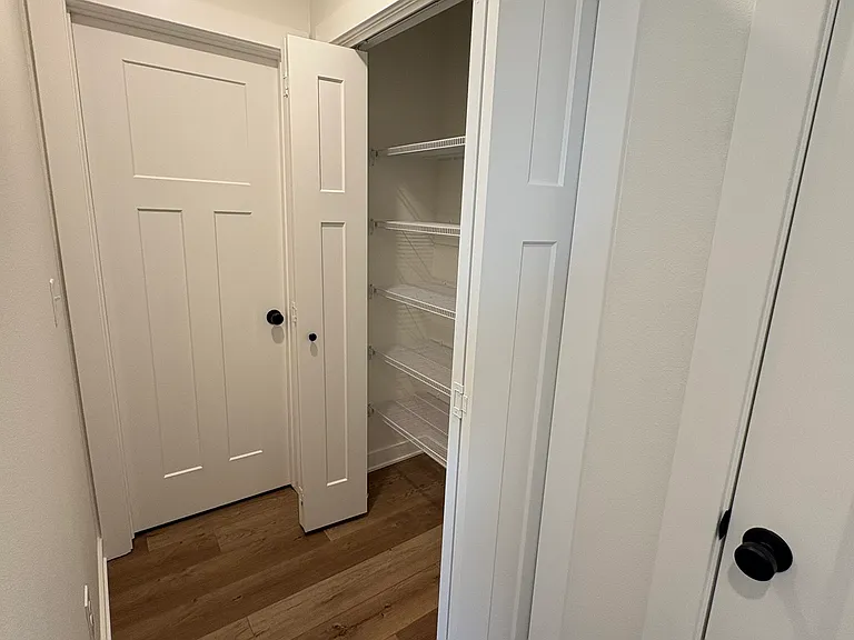 220 NW Waverly Dr #1 — Photo 17