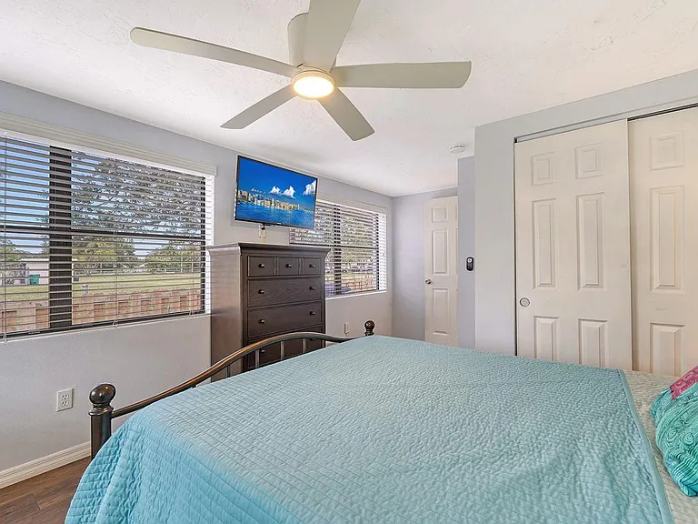 6061 Border Ln — Photo 21
