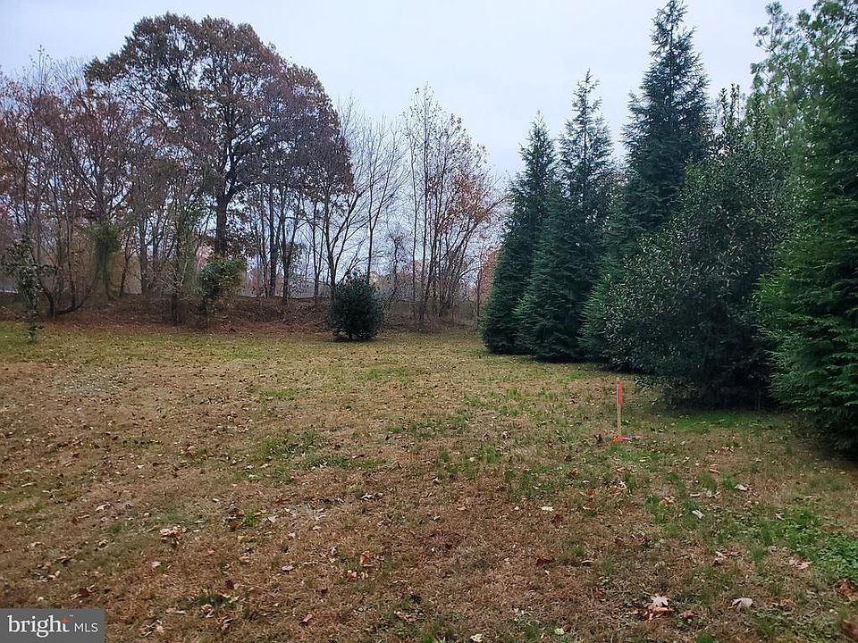 1st image of 981 Folkstone Dr