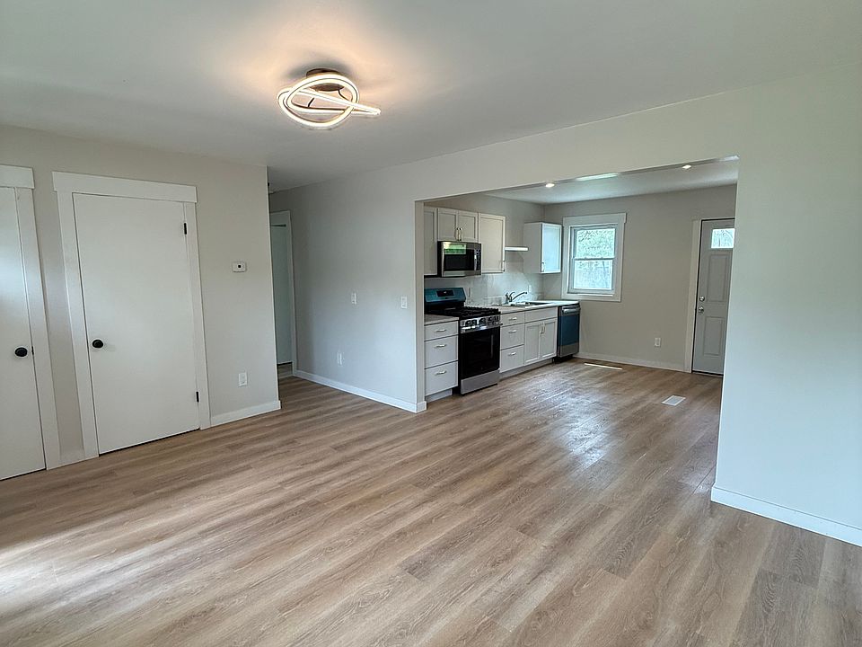 1st image of 719 W Van Hoesen Blvd