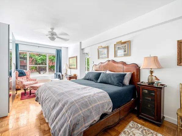 36 Sutton Place South image 7 of 9