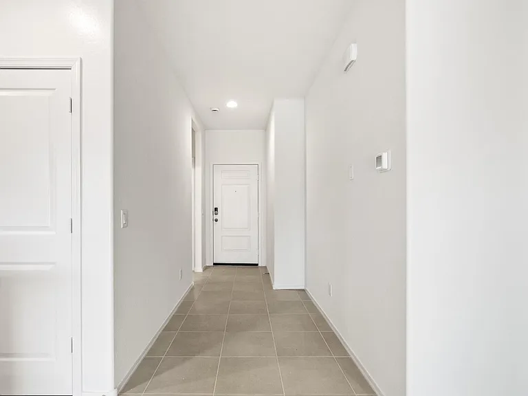 10427 W Parkway Dr — Photo 10
