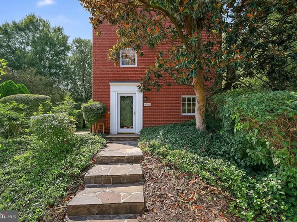 1752 Preston Rd, Alexandria, VA 22302