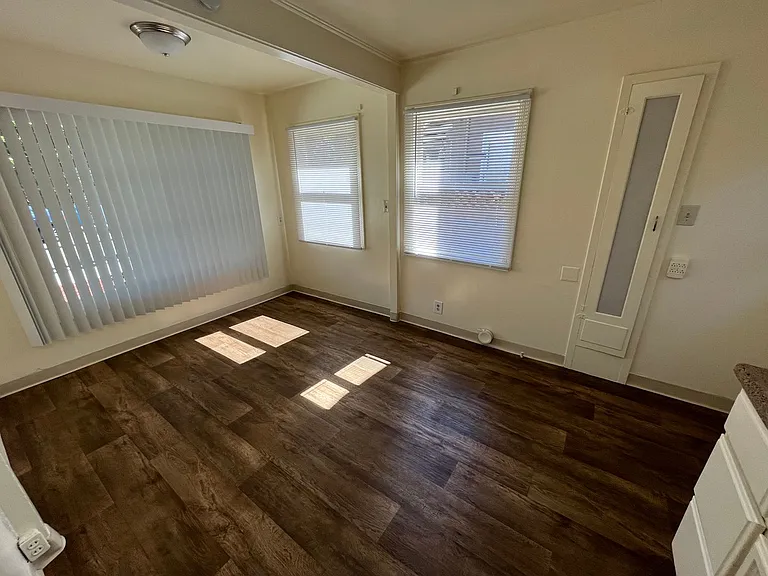 521 Hilmar St — Photo 11