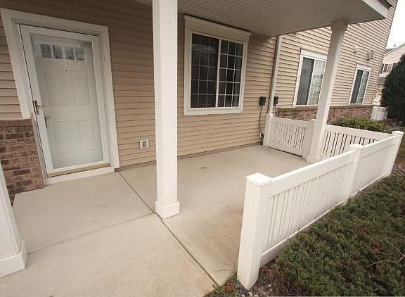 2nd image of 2365 119th Ln NE