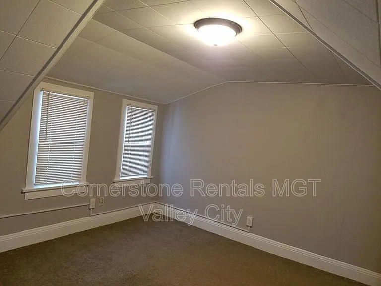 842 4th St SW — Photo 14