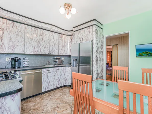 2140 Knapp Street image 7 of 25