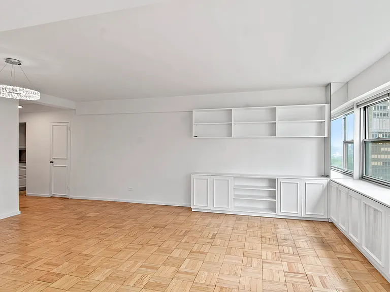 333 E 46th St #12K — Photo 3