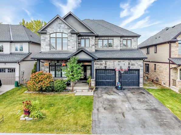 9211 Tallgrass Ave, Niagara Falls, ON L2G 0G3