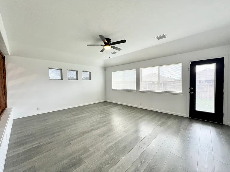 1157 Country Glen Dr — Photo 4