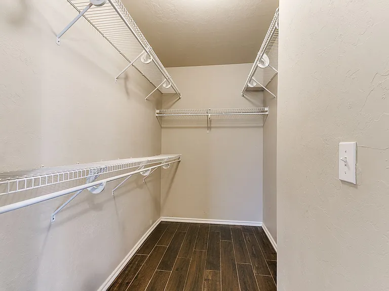 2109 Bradford Way — Photo 8