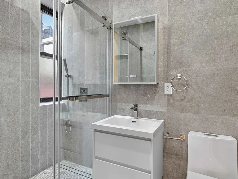 161 Prince St #10 — Photo 8