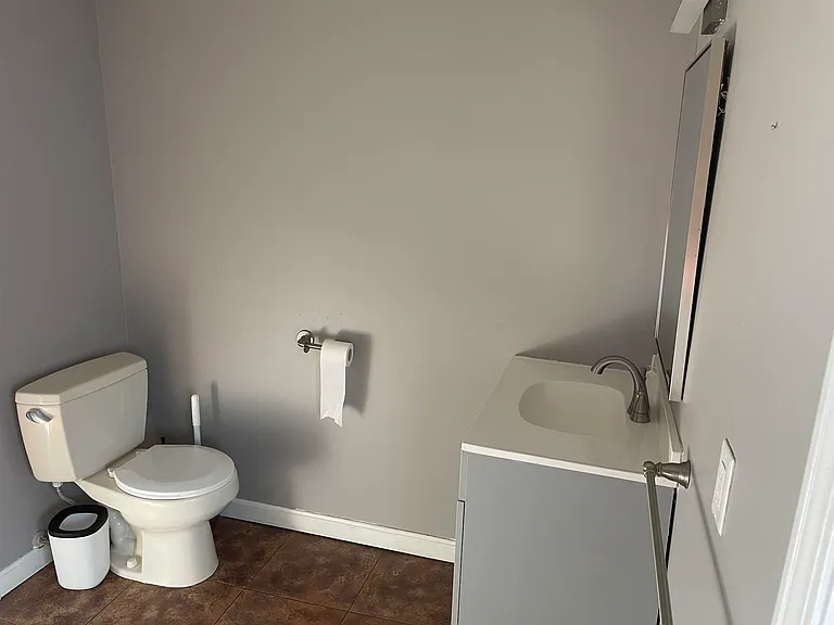 520 Beech St #2L — Photo 3