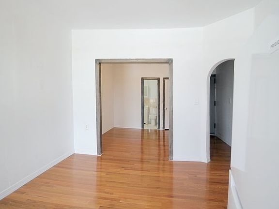 3rd image of 568 Vanderbilt Ave #11