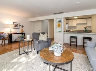 1086 Blue Heron Ave NE, Bainbridge Island, WA 98110
