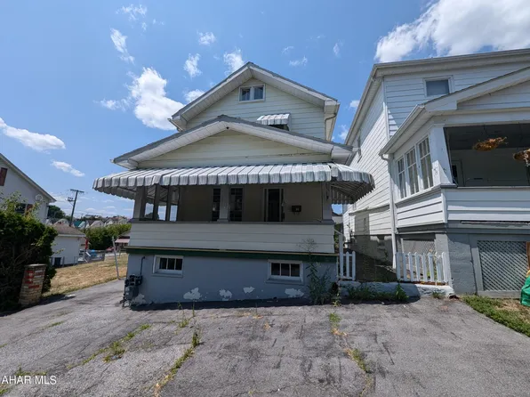 702 Walton Ave, Altoona, PA 16602