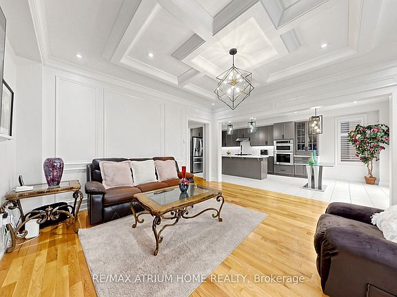 5th image of 145 Courvier Cres