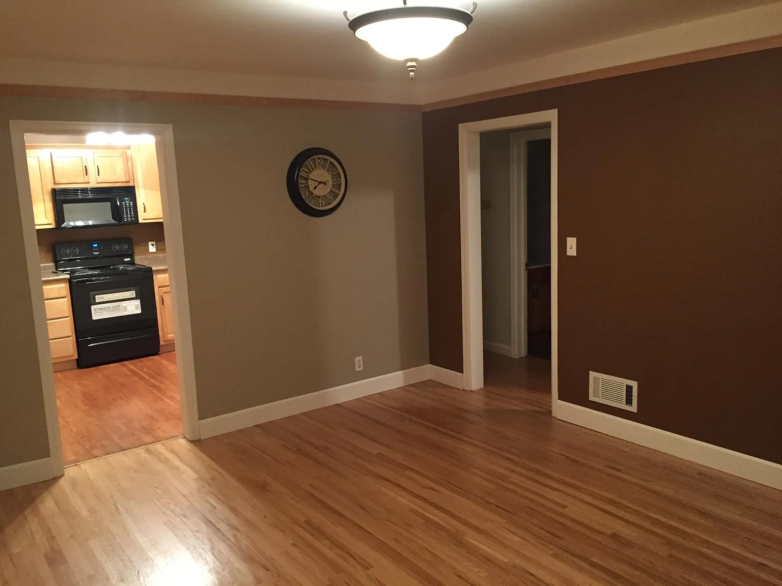 4 bed, 1505 sqft, $2,100 — Photo 2