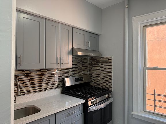 3rd image of 2303 Turnbull Ave #1B
