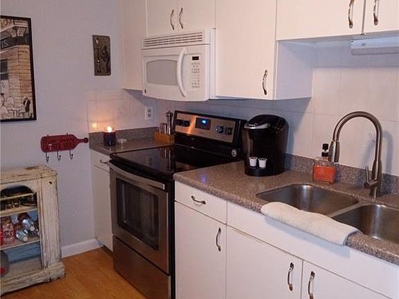 4th image of 57 Village Ct #57