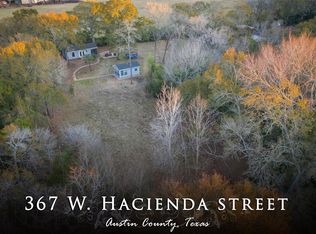 367 W Hacienda Rd, Bellville, TX 77418