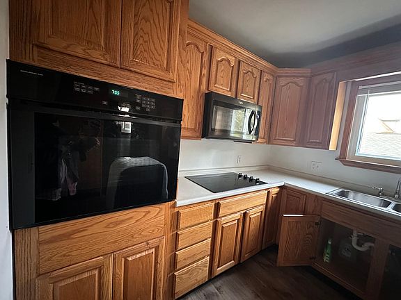 4th image of 243 Maplewood Ave