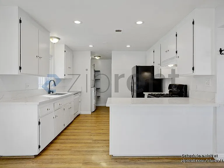1142 N Alma Ave — Photo 4