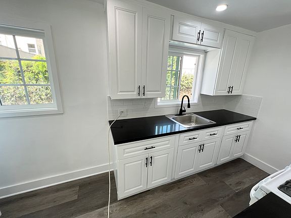 5th image of 1313 S Cochran Ave #4