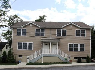 4 West St #B, Highland Falls, NY 10928